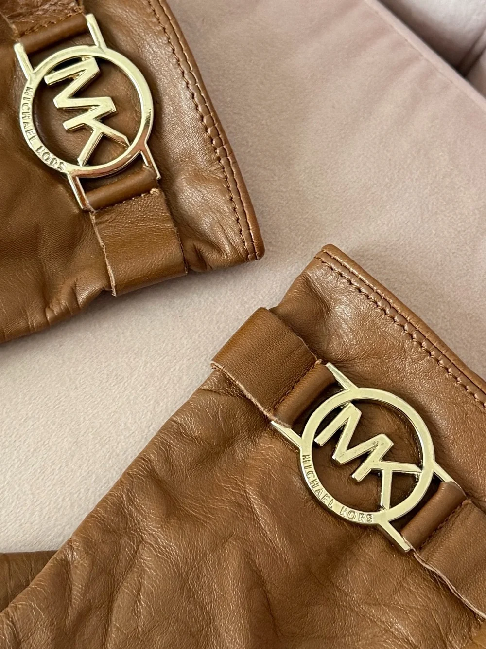 MICHAEL KORS Brown Leather & Gold MK Gloves Sz Medium